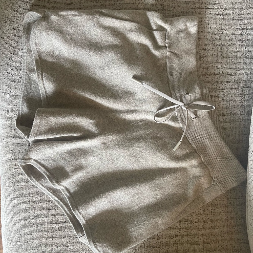 Lululemon Cotton Cashmere High Rise shorts 4”